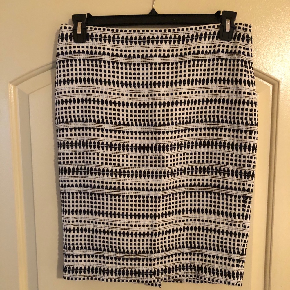 Loft Cream & Black Pencil Skirt